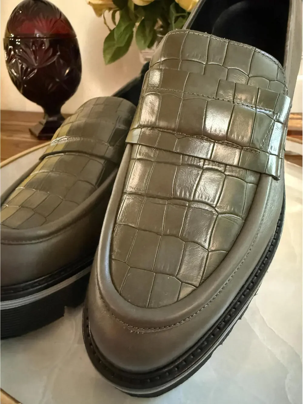 M. Gemi NWOT Handmade Elsa Croco Printed Loafers-Size 40.5 / 9.5-Green
